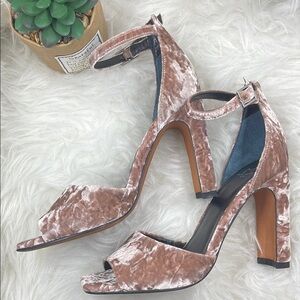 Marc Fisher LTD Ankle Strap Sandal Harlin